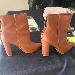 Steve Madden Boots Size 8.5